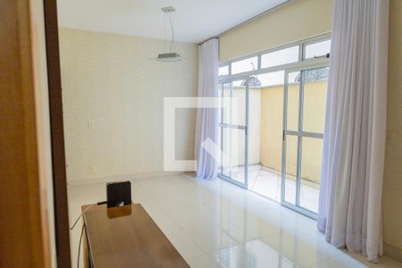 Sala de apartamento à venda com 3 quartos, 130m² em Sagrada Família, Belo Horizonte