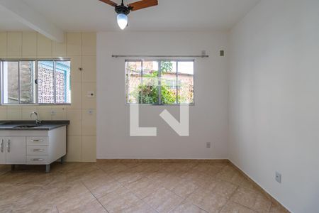 Sala de casa para alugar com 2 quartos, 82m² em Jardim Audir, Barueri