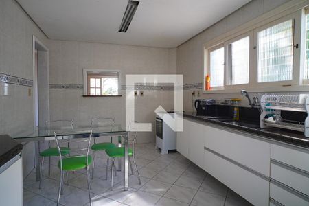 Cozinha de casa à venda com 3 quartos, 260m² em Bom Jesus, Porto Alegre