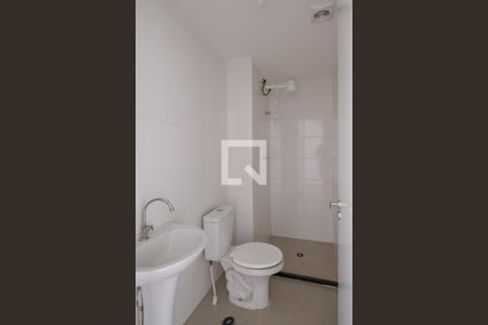 Banheiro de apartamento para alugar com 1 quarto, 25m² em Jardim Santa Emília, São Paulo