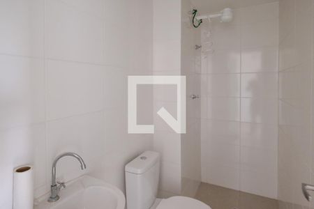 Banheiro de apartamento para alugar com 1 quarto, 25m² em Jardim Santa Emília, São Paulo