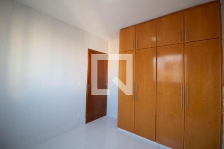 Quarto 2 de apartamento para alugar com 3 quartos, 71m² em Jardim Goiás, Goiânia