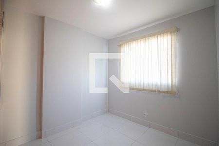 Quarto 2 de apartamento para alugar com 3 quartos, 71m² em Jardim Goiás, Goiânia