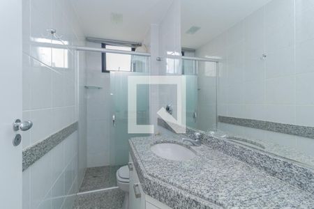 Banheiro de apartamento à venda com 3 quartos, 190m² em Palmares, Belo Horizonte