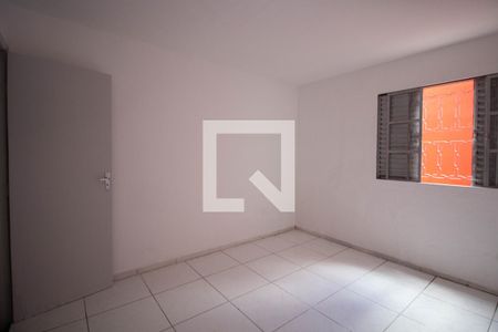 Quarto 2 de casa para alugar com 2 quartos, 80m² em Vila Carmosina, São Paulo