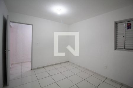 Quarto 1 de casa para alugar com 2 quartos, 80m² em Vila Carmosina, São Paulo