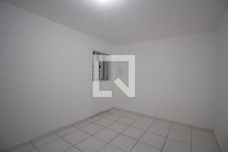 Quarto 1 de casa para alugar com 2 quartos, 80m² em Vila Carmosina, São Paulo