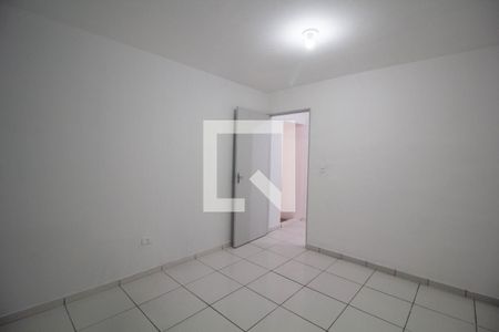 Quarto 1 de casa para alugar com 2 quartos, 80m² em Vila Carmosina, São Paulo