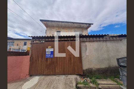 Fachada de casa à venda com 4 quartos, 108m² em Rubem Berta, Porto Alegre