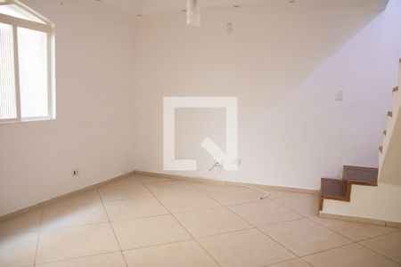 Sala 2 de casa à venda com 4 quartos, 240m² em Vila Germinal, São Paulo