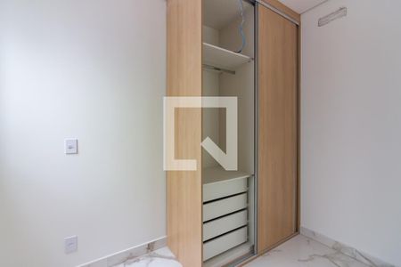 Quarto  de apartamento para alugar com 2 quartos, 75m² em Jardim das Flores, Osasco