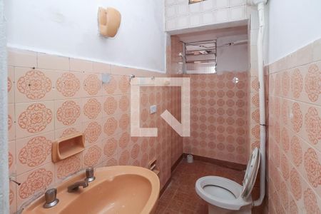 Banheiro de casa para alugar com 1 quarto, 60m² em Vila Alpina, São Paulo