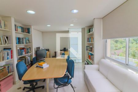 Escritorio de casa à venda com 4 quartos, 400m² em Parque dos Principes, São Paulo