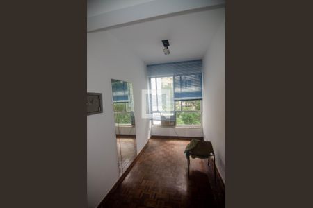 Quarto 1 de apartamento à venda com 3 quartos, 110m² em Leme, Rio de Janeiro