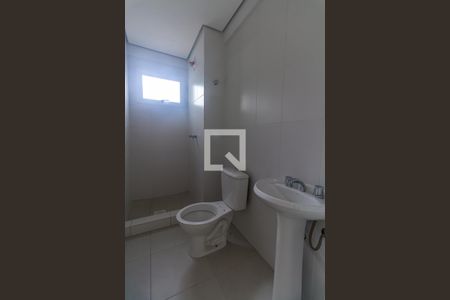 Banheiro de apartamento à venda com 1 quarto, 47m² em Santo Antônio, Porto Alegre