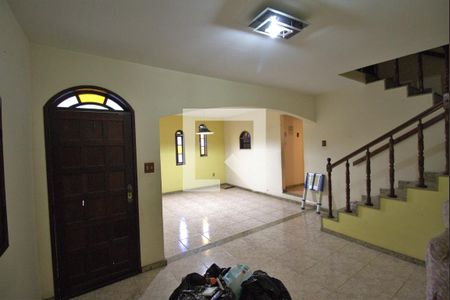 Sala de casa para alugar com 2 quartos, 120m² em Mutuá, São Gonçalo