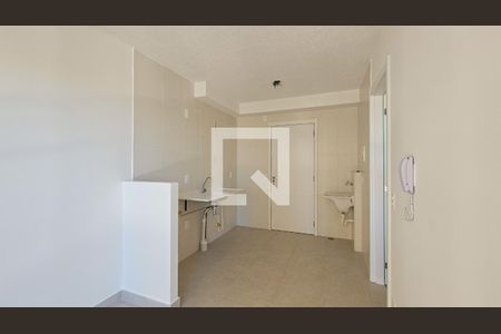 Sala / Cozinha de apartamento para alugar com 1 quarto, 32m² em Socorro, São Paulo