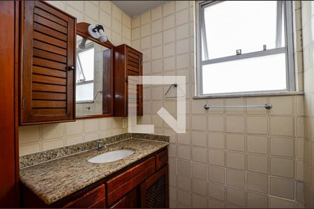 Banheiro de apartamento para alugar com 1 quarto, 87m² em Centro, Niterói