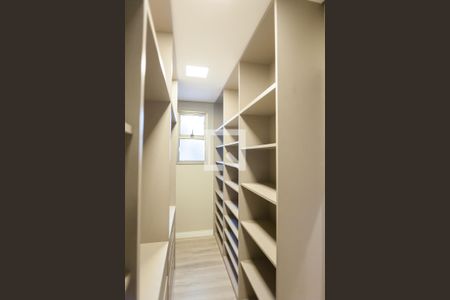 Casa de condomínio à venda com 280m², 4 quartos e 4 vagas Casa de condomínio à venda com 280m², 4 quartos e 4 vagascloset suite master