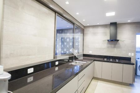 Casa de condomínio à venda com 280m², 4 quartos e 4 vagas Casa de condomínio à venda com 280m², 4 quartos e 4 vagascozinha