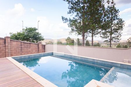 Casa de condomínio à venda com 280m², 4 quartos e 4 vagas Casa de condomínio à venda com 280m², 4 quartos e 4 vagasPiscina