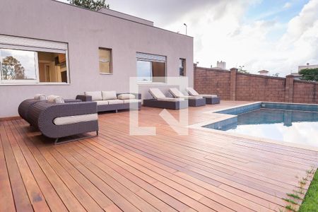 Casa de condomínio à venda com 280m², 4 quartos e 4 vagas Casa de condomínio à venda com 280m², 4 quartos e 4 vagasPiscina