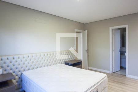 Casa de condomínio à venda com 280m², 4 quartos e 4 vagas Casa de condomínio à venda com 280m², 4 quartos e 4 vagassuite master