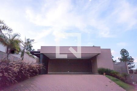 Casa de condomínio à venda com 280m², 4 quartos e 4 vagas Casa de condomínio à venda com 280m², 4 quartos e 4 vagasfachada