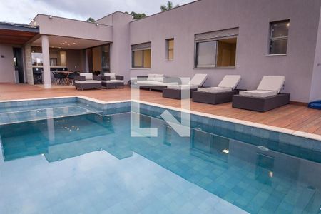 Casa de condomínio à venda com 280m², 4 quartos e 4 vagas Casa de condomínio à venda com 280m², 4 quartos e 4 vagasPiscina