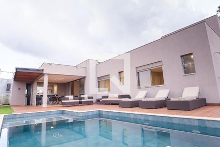 Casa de condomínio à venda com 280m², 4 quartos e 4 vagas Casa de condomínio à venda com 280m², 4 quartos e 4 vagasPiscina