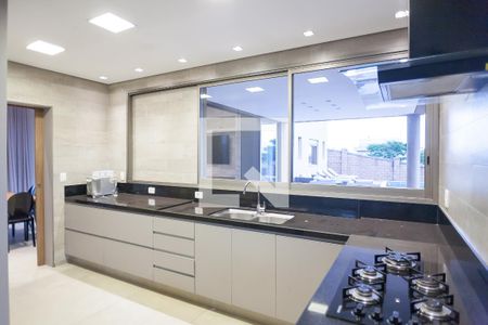 Casa de condomínio à venda com 280m², 4 quartos e 4 vagas Casa de condomínio à venda com 280m², 4 quartos e 4 vagascozinha