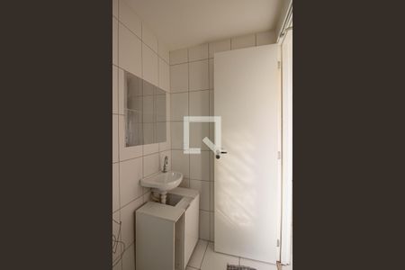 Banheiro de kitnet/studio para alugar com 1 quarto, 24m² em Vila Campanela, São Paulo