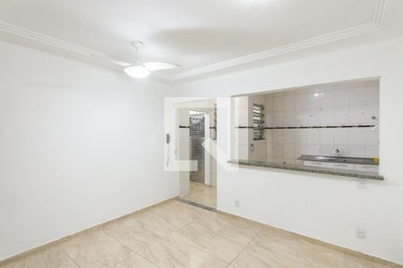 Sala de casa para alugar com 2 quartos, 70m² em Benfica, Rio de Janeiro