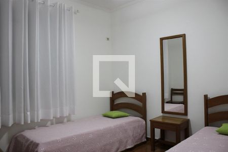 Quarto de apartamento para alugar com 2 quartos, 65m² em Jardim Três Marias, Guarujá