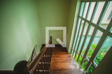 Escadas de casa à venda com 4 quartos, 318m² em Planalto Paulista, São Paulo