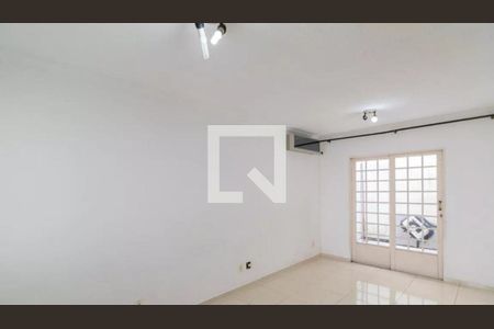 Casa à venda com 3 quartos, 90m² em Vila Metalurgica, Santo André