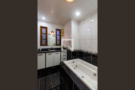 Casa de condomínio à venda com 130m², 3 quartos e 3 vagas Casa de condomínio à venda com 130m², 3 quartos e 3 vagasBanheiro da Suíte