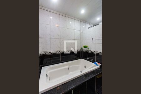 Casa de condomínio à venda com 130m², 3 quartos e 3 vagas Casa de condomínio à venda com 130m², 3 quartos e 3 vagasBanheiro da Suíte