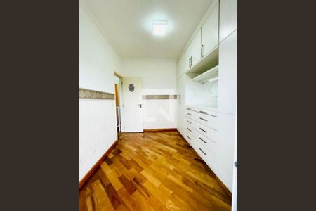 Casa à venda com 3 quartos, 159m² em Vila Brasilio Machado, São Paulo