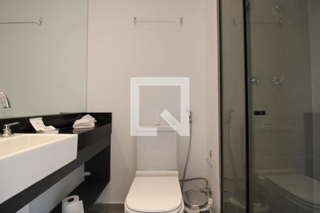 Banheiro  de kitnet/studio para alugar com 1 quarto, 18m² em Perdizes, São Paulo