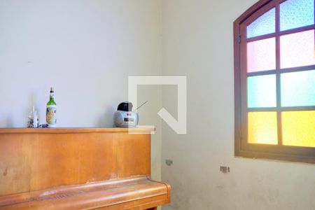 Quarto de casa à venda com 6 quartos, 400m² em Sagrada Família, Belo Horizonte