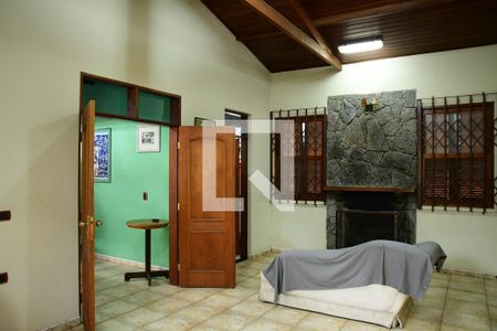 Sala de casa para alugar com 3 quartos, 347m² em Jardim Santa Paula, Cotia