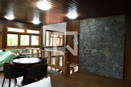 Sala de casa para alugar com 2 quartos, 220m² em Jardim Santa Paula, Cotia