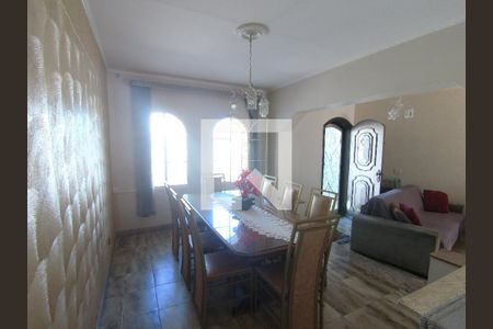 Sala de casa à venda com 4 quartos, 220m² em Vila Rosalia, Guarulhos