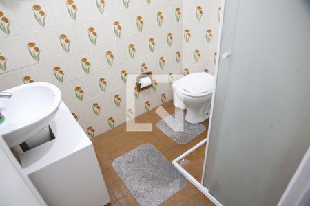 Banheiro de apartamento para alugar com 1 quarto, 50m² em Canto do Forte, Praia Grande