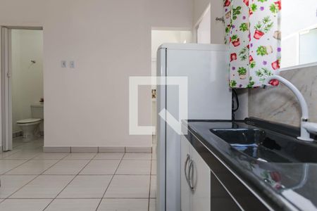 Cozinha de kitnet/studio para alugar com 1 quarto, 18m² em Vila Brasileira, Mogi das Cruzes
