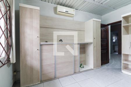 Quarto  de casa para alugar com 1 quarto, 50m² em Sítio Cercado, Curitiba