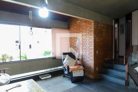 Sala de casa à venda com 3 quartos, 298m² em Santa Lúcia, Belo Horizonte