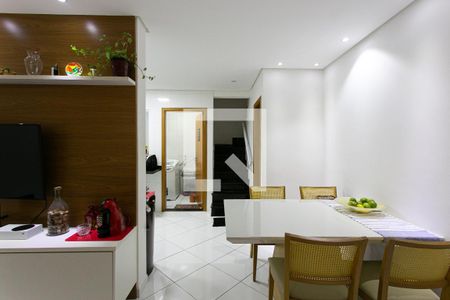 Sala de casa de condomínio à venda com 2 quartos, 100m² em Vila Carrao, São Paulo