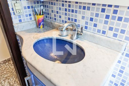 Casa à venda com 190m², 5 quartos e 3 vagas Casa à venda com 190m², 5 quartos e 3 vagasBanheiro